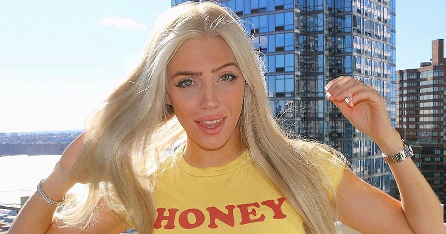 Alex Cooper - Bio, Facts, Age, Family Life